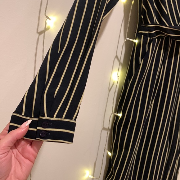 NWT black& white stripe long sleeve jumpsuit with full zipper in back. Sz small. - Picture 4 of 7